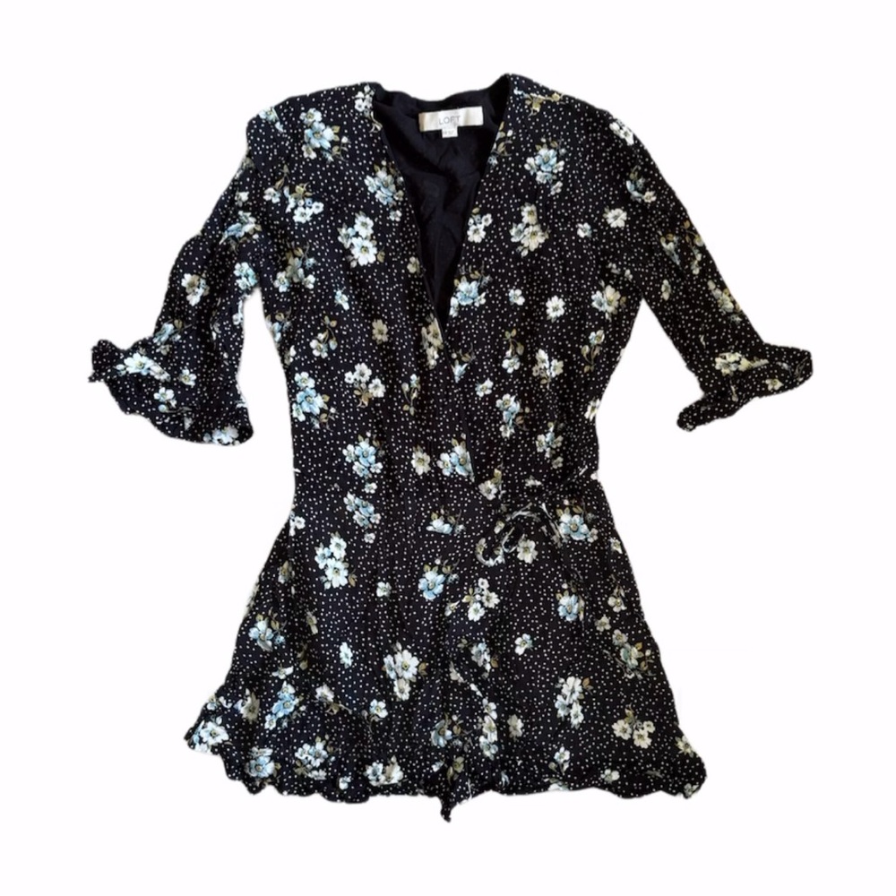 ❌LOFT floral wrapped romper❌
